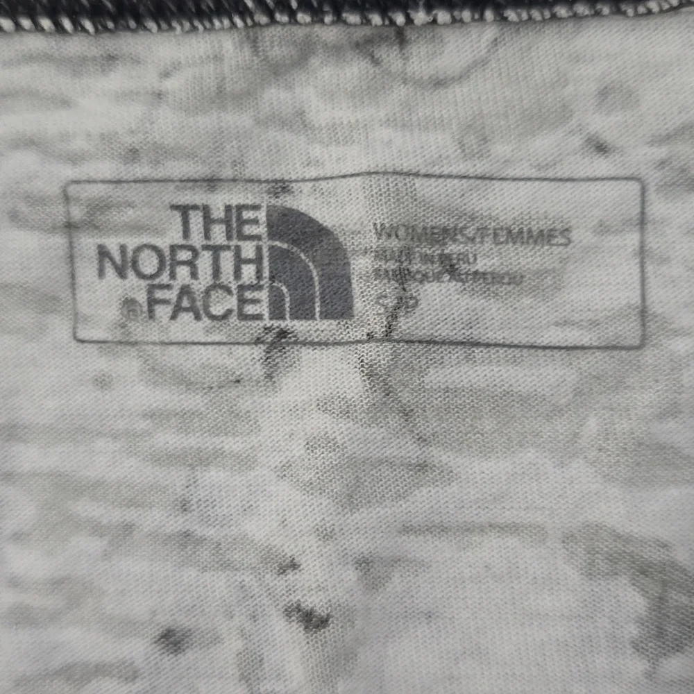 The North Face Gray Print T-shirt Size S/P - Picture 6 of 13